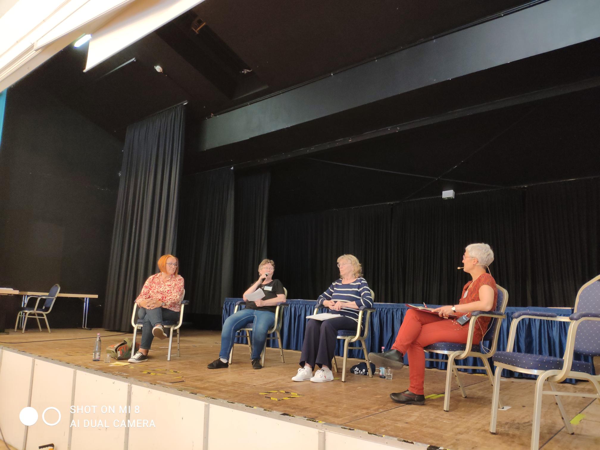 Erzählcafe auf der bundesweiten Tagung des Bundesverbandes der Frauenberatungsstellen 2023 in Königslutter