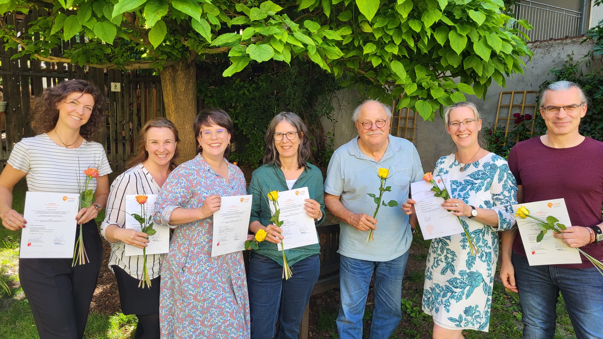     Abschluss der Coachingweiterbildung mit Claus Nowak in SOFI-P im Juni 2025

8 neue Coaches sind in SOFI-P von Prof.  Claus Nowak vom Ratwege-Institut in Magdeburg ausgebildet wurden und bereichern nun die Beratungslandschaft in Sachsen-Anhalt.